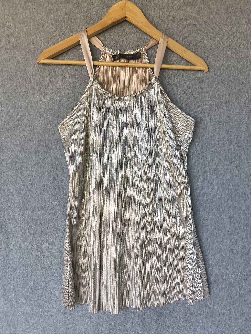 Outback Red Women’s Metallic Pleated Sleeveless Top – Size M